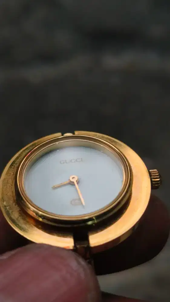 Jam tangan Gucci