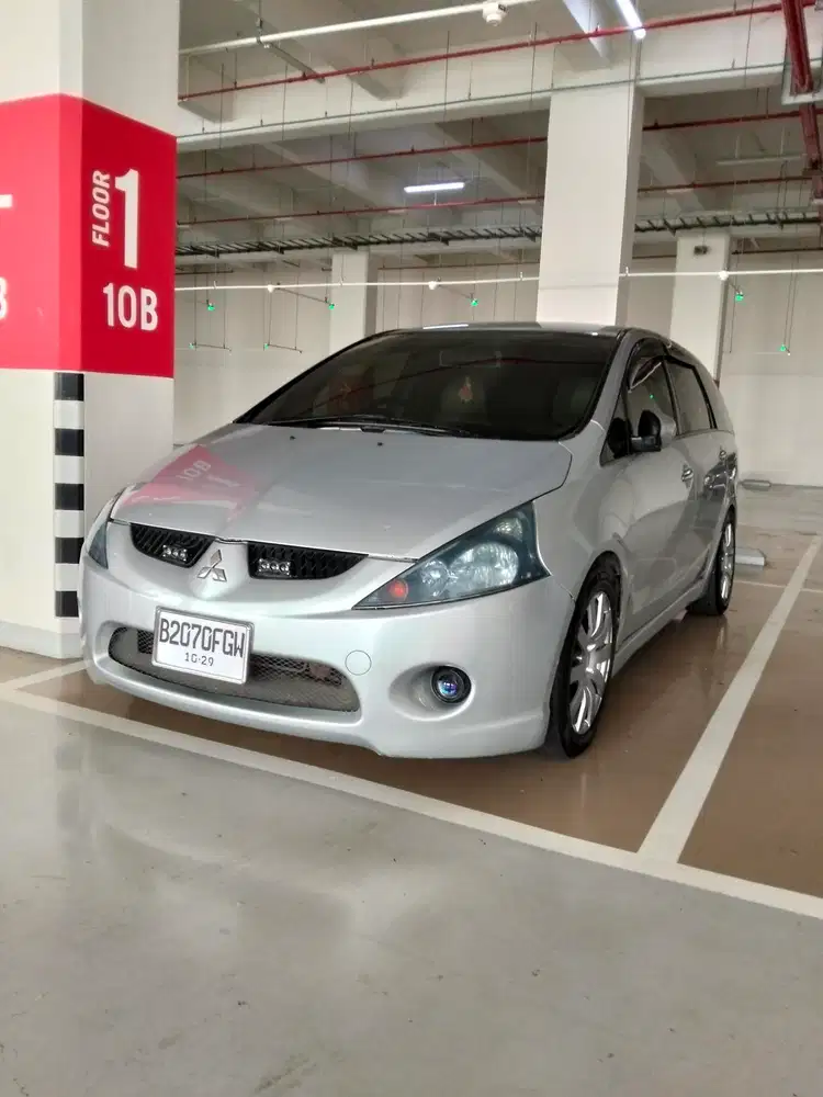 Mitsubishi Grandis 2007 2.4 AT Mivec
