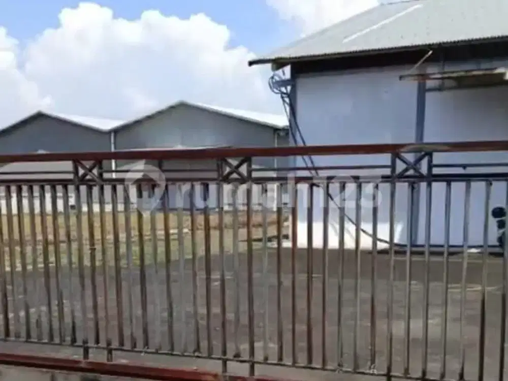Pabrik dengan Tanah Luas Dijual Murah Lokasi Benjeng