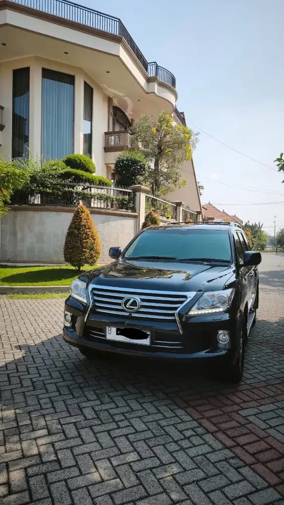 Lexus LX570 2012 Bensin