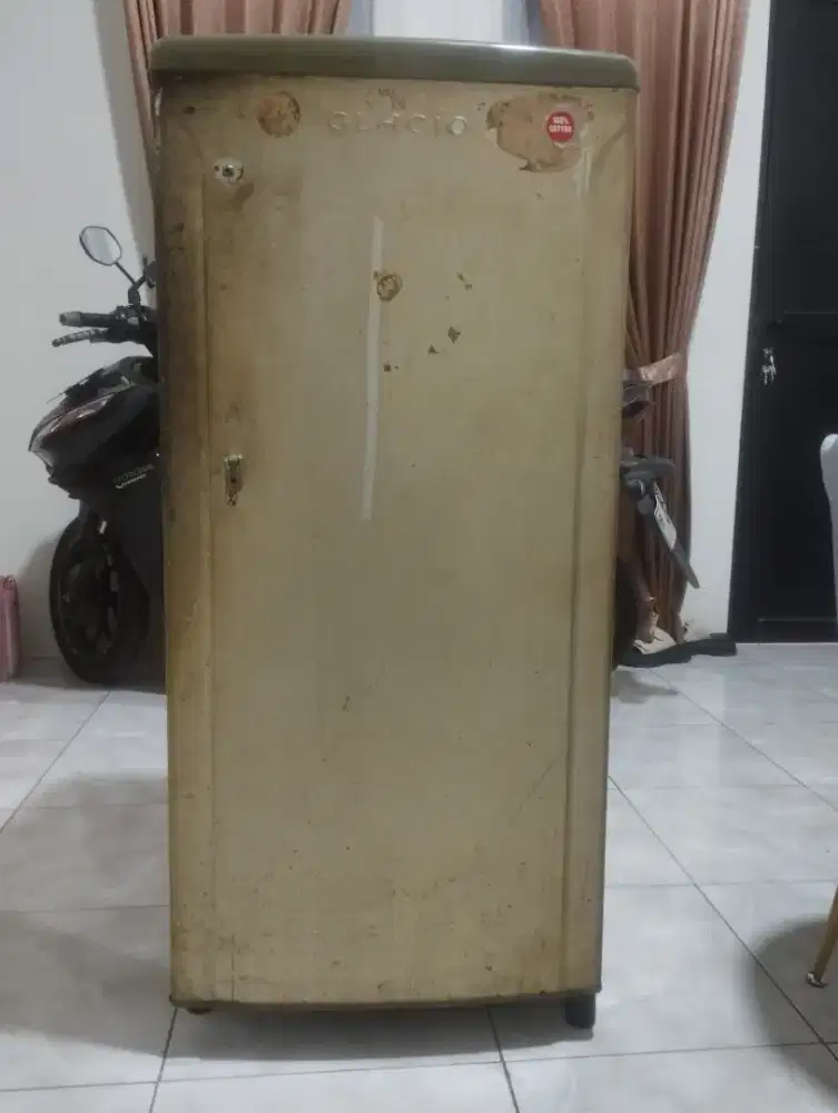Dijual kulkas merk Glacio