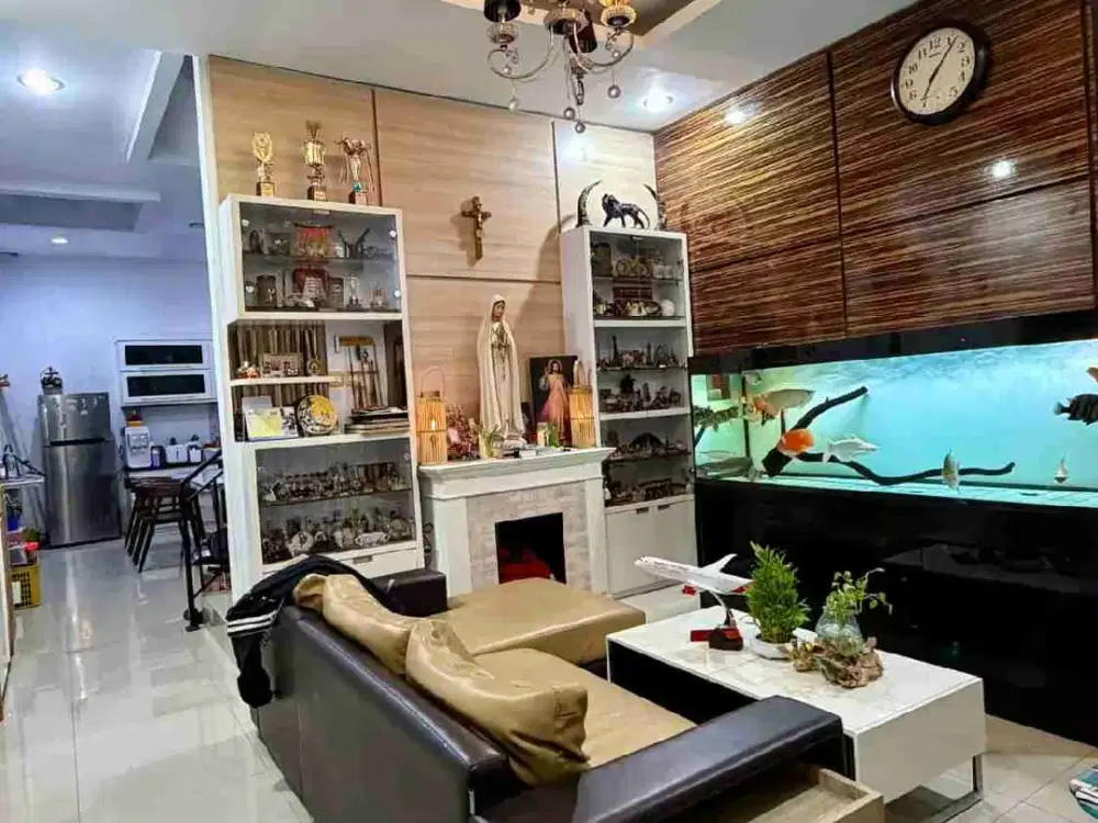 Dijual Rumah Dengan Rooftop di Kavling Polri, Jelambar, Jakarta Barat.