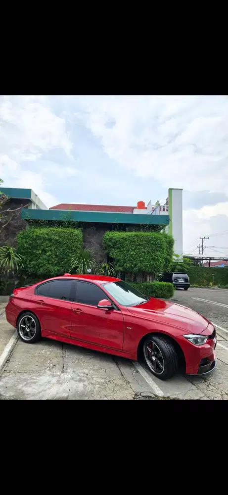 BMW 320i 2015 Bensin