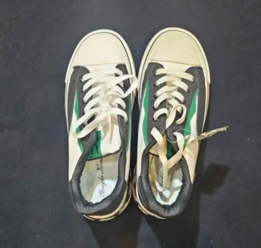 Sepatu Sneakers Cewek Yongki Komaladi