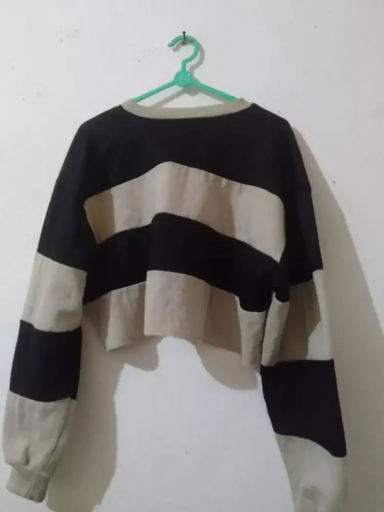 Atasan wanita crop