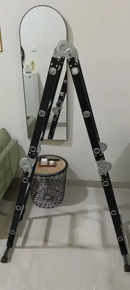Tangga lipat serba guna