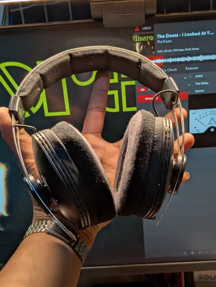 Headphone Headphones Headset From VIVAN ( Black Color )