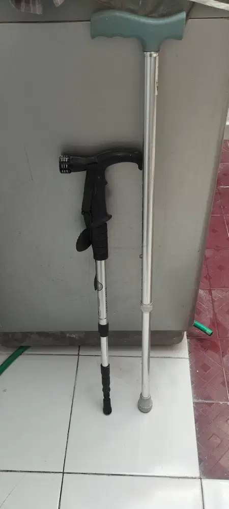 TONGKAT JALAN 1 KAKI
