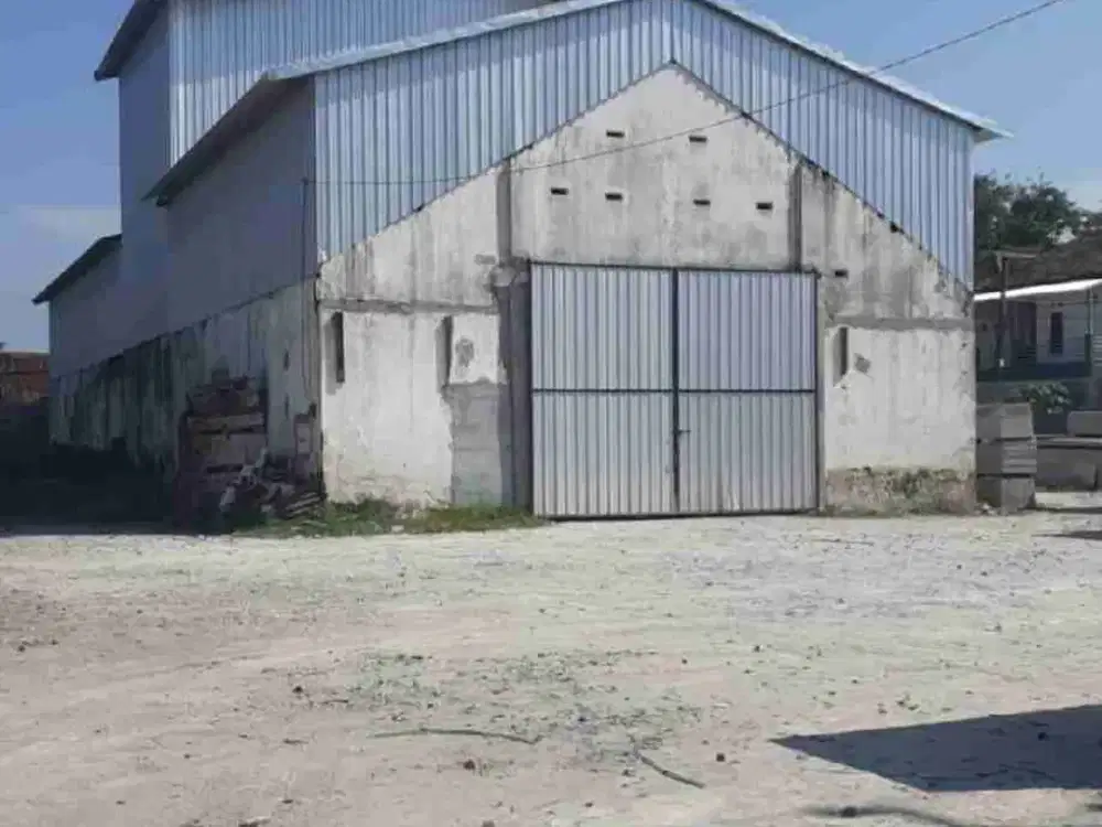 Dijual Gudang jalur propinsi jember