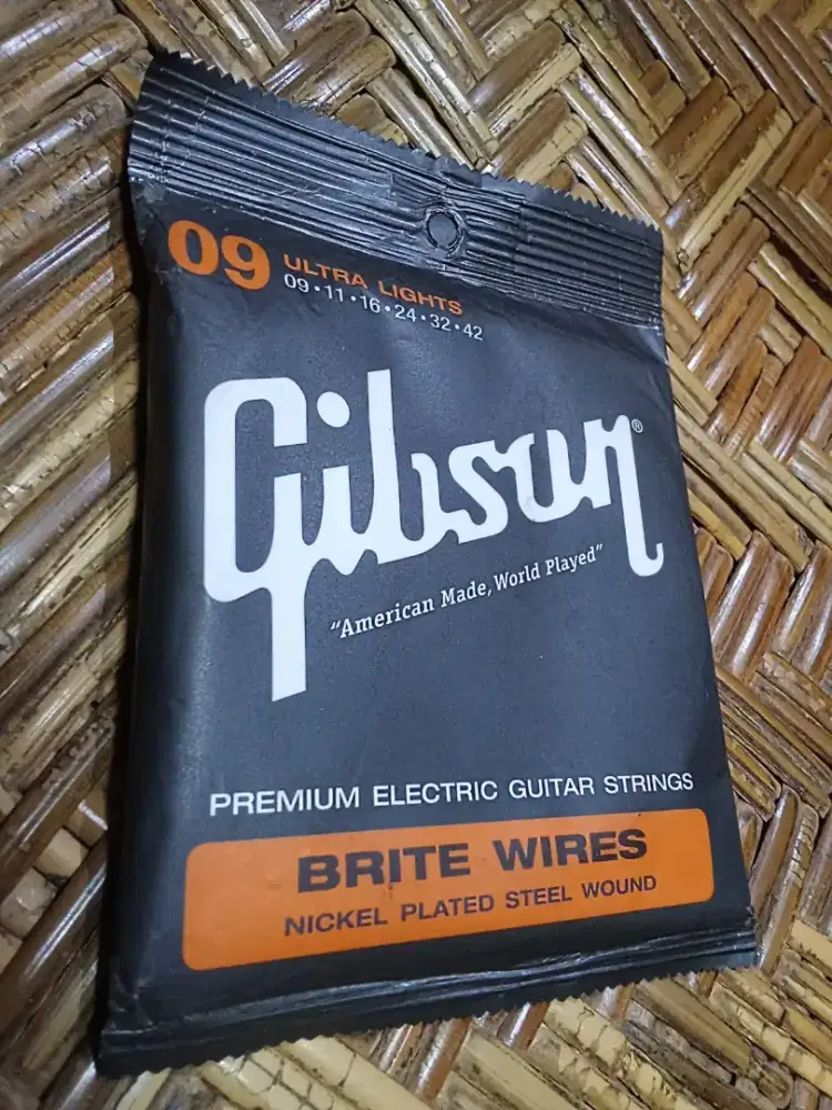 Senar Gitar Elektrik Merk Gibson Ukuran 0,9