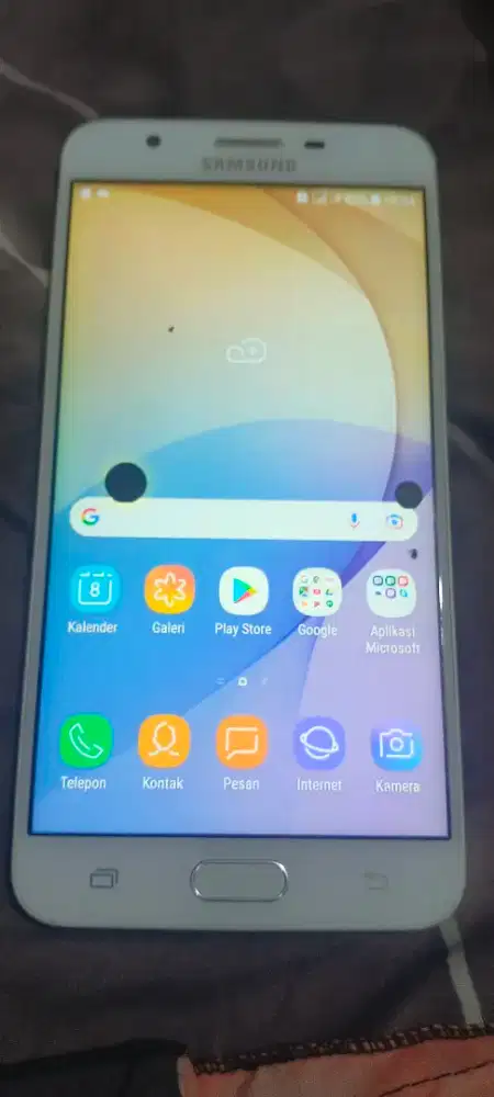 Dijual hp Samsung J7 prime batangan aja full masih orisinil semua