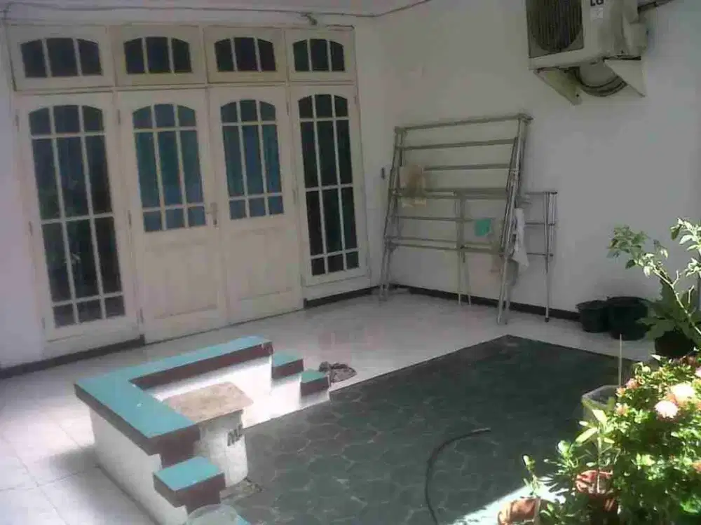 DIJUAL RUMAH MEDOKAN ASRI