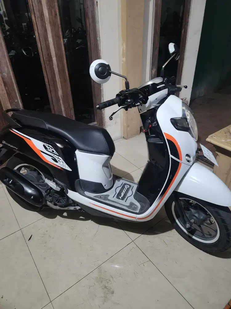 Scoopy putih 2019 gbm bisa tunai atau kredit