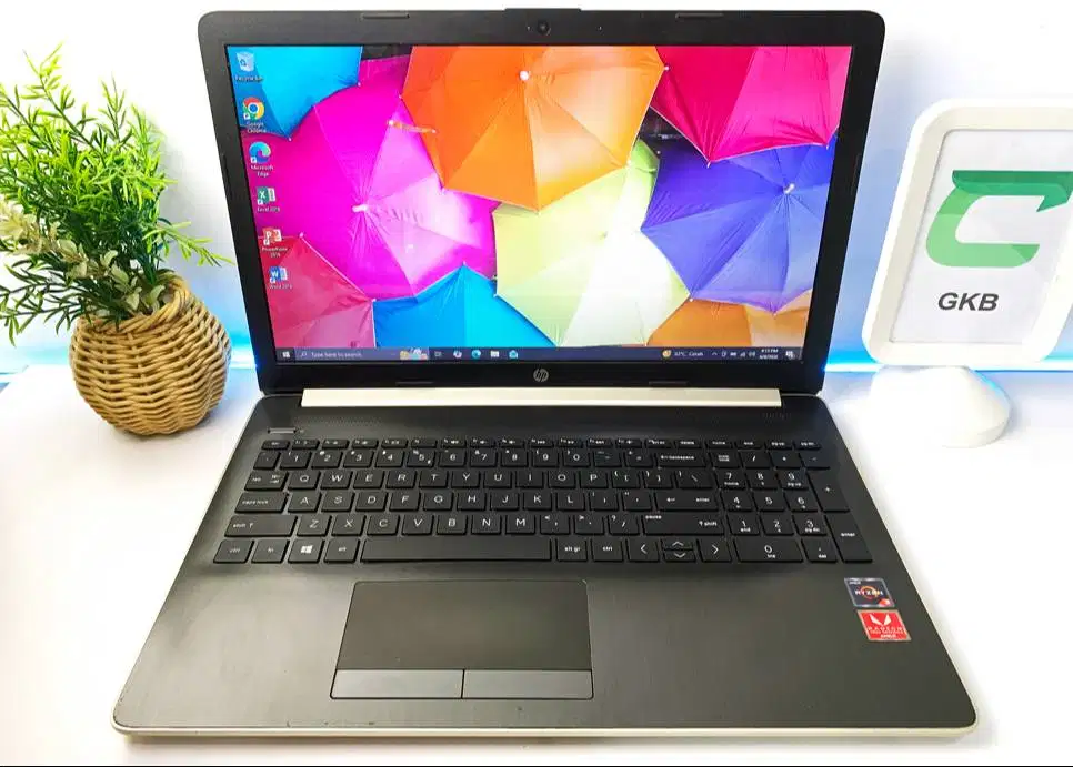 Laptop Hp Ryzen 3 ngebut sudah pakai Ssd Layar 15inch nyaman untuk ker