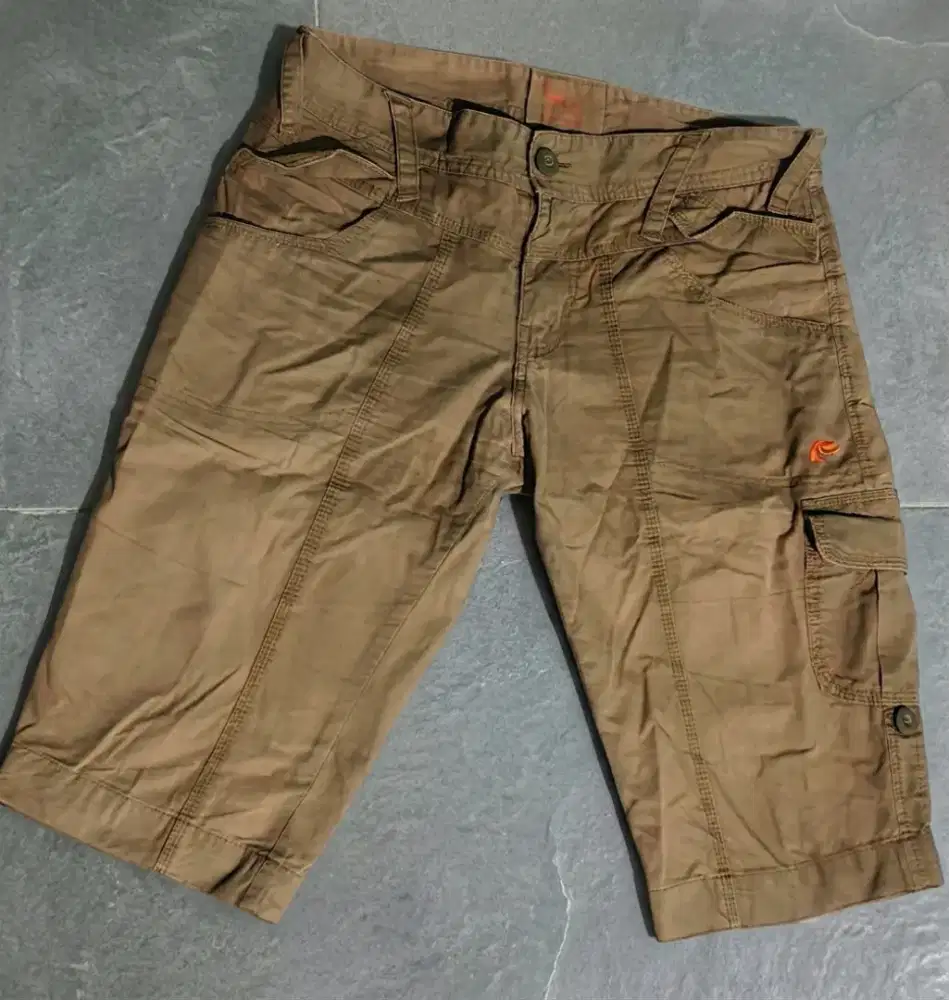 Celana Pendek Cargo Surf The Earth