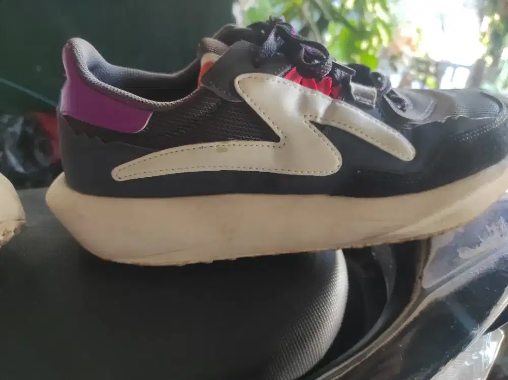 Sepatu specs rushfree 2