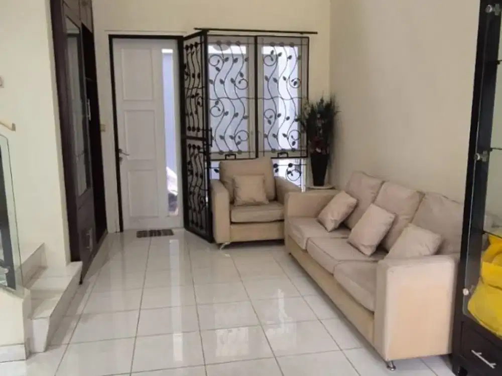 Disewa Rumah 2 lantai cluster Fluorite Gading Serpong