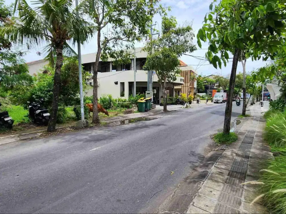jl utama pantai pererenan!! 27 are tanah di jual