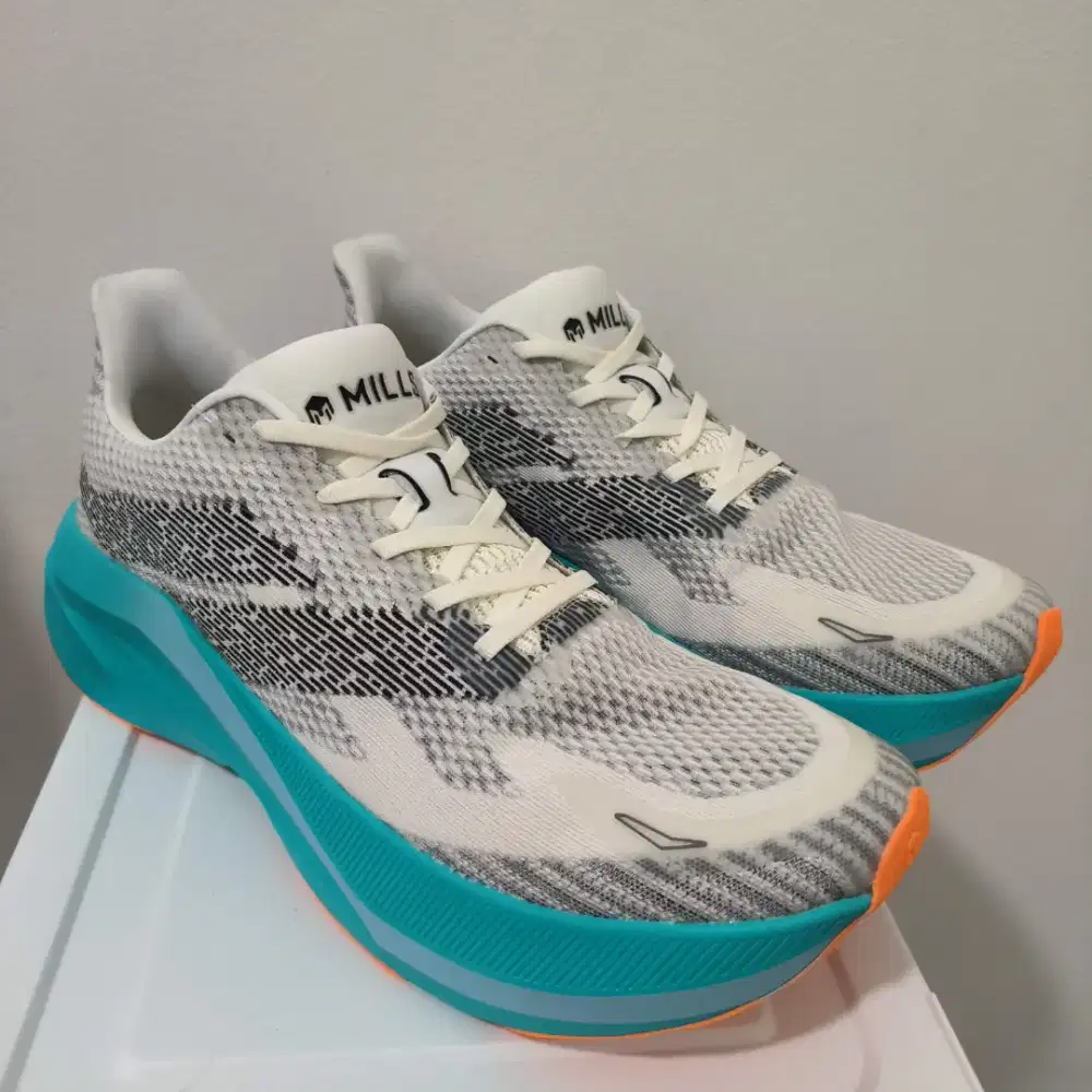 Mills Enerstrike r26 size 45 27.5cm sepatu lari Cushioned like new