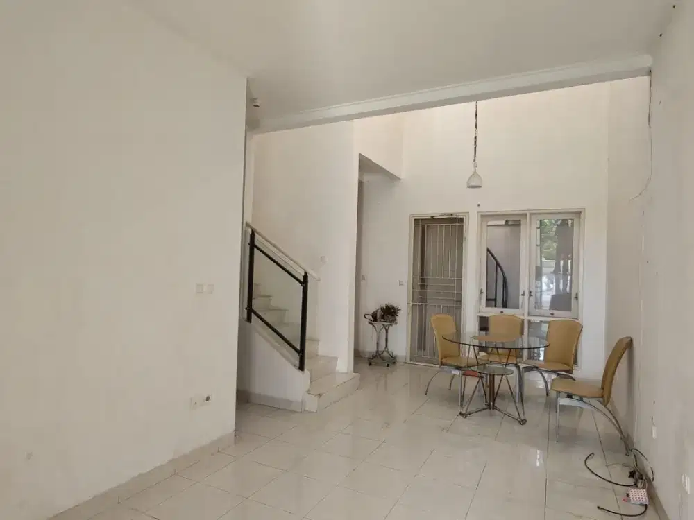 Disewa  Rumah 2 lantai  Fluorite Residence Gading Serpong