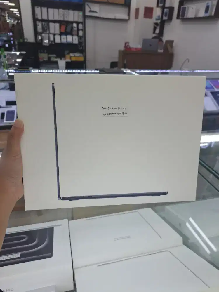 Macbook Air M4 16/256GB SSD Midnight New Segel Box Garansi IBOX