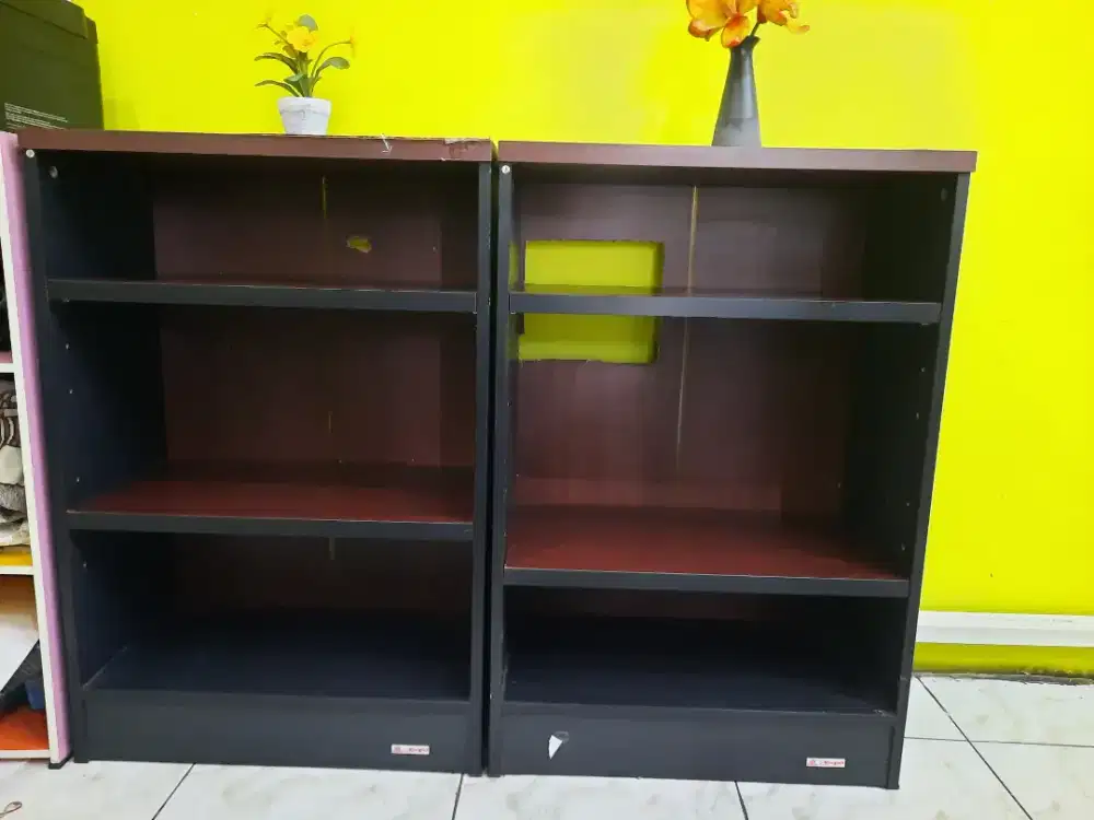 Jual cepat rak kantor merk  expo preloved ada 2 unit