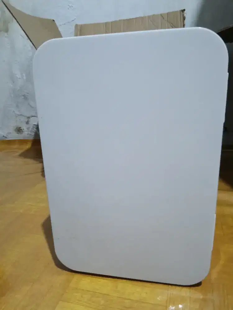Kulkas mini skincare portable