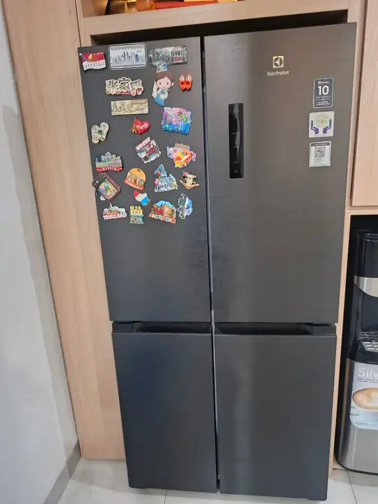 Dijual kulkas 4 pintu side electrolux
