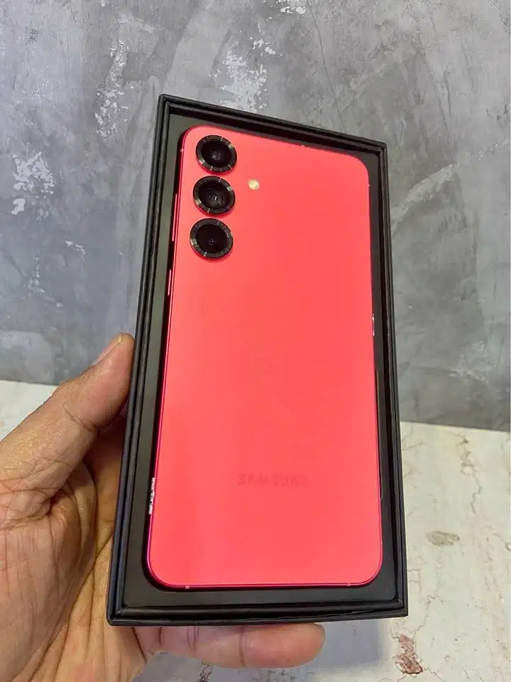 Second SAMSUNG S25 PLUS 12/512gb CORAL RED (SEIN) Mantapp