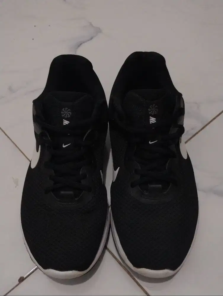 Sepatu Nike dan Converse original