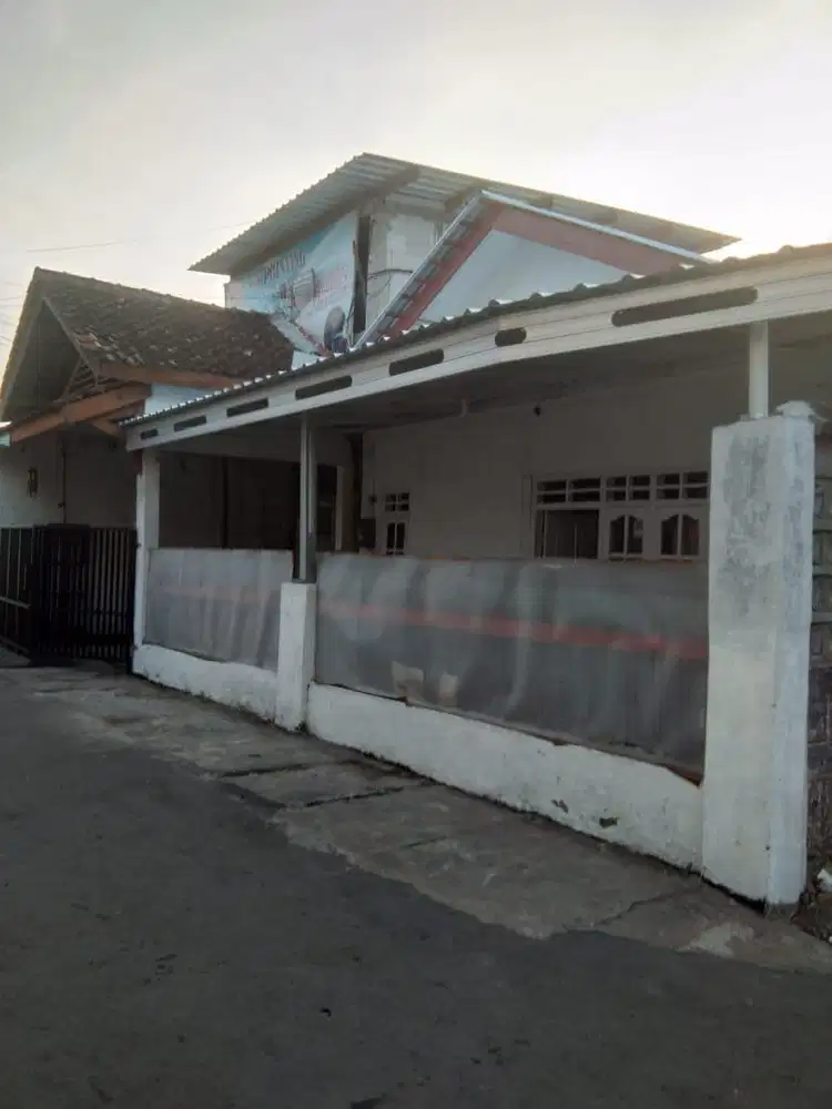 Rumah + Ruang Serbaguna Letjen Sutoyo, Listrik 9000 Watt!