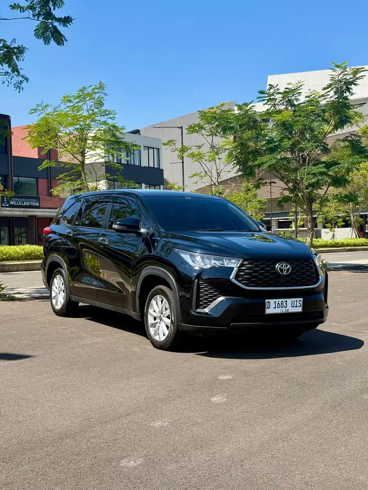 Toyota Innova Zenix V AT Matic 2023 Bensin