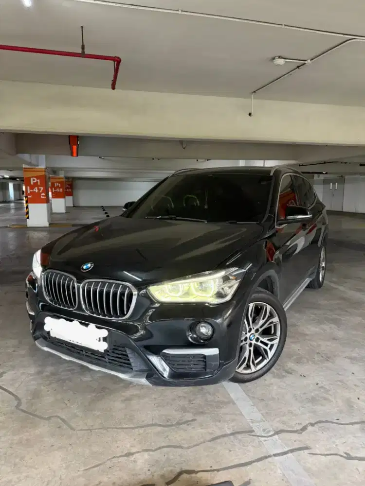 BMW x1 drive th 2019
Km 100 ribuan 
Pajak juni 2026