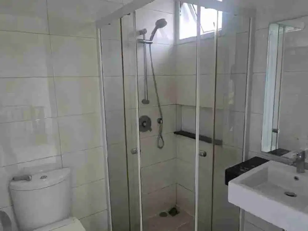 DISEWAKAN RUMAH KAMAR 4  DI CLUSTER AUSTRALIA GREEN LAKE CITY
