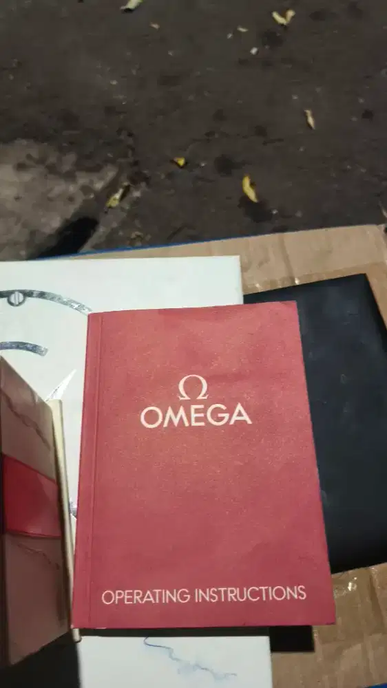 Buku dan box jam tangan
