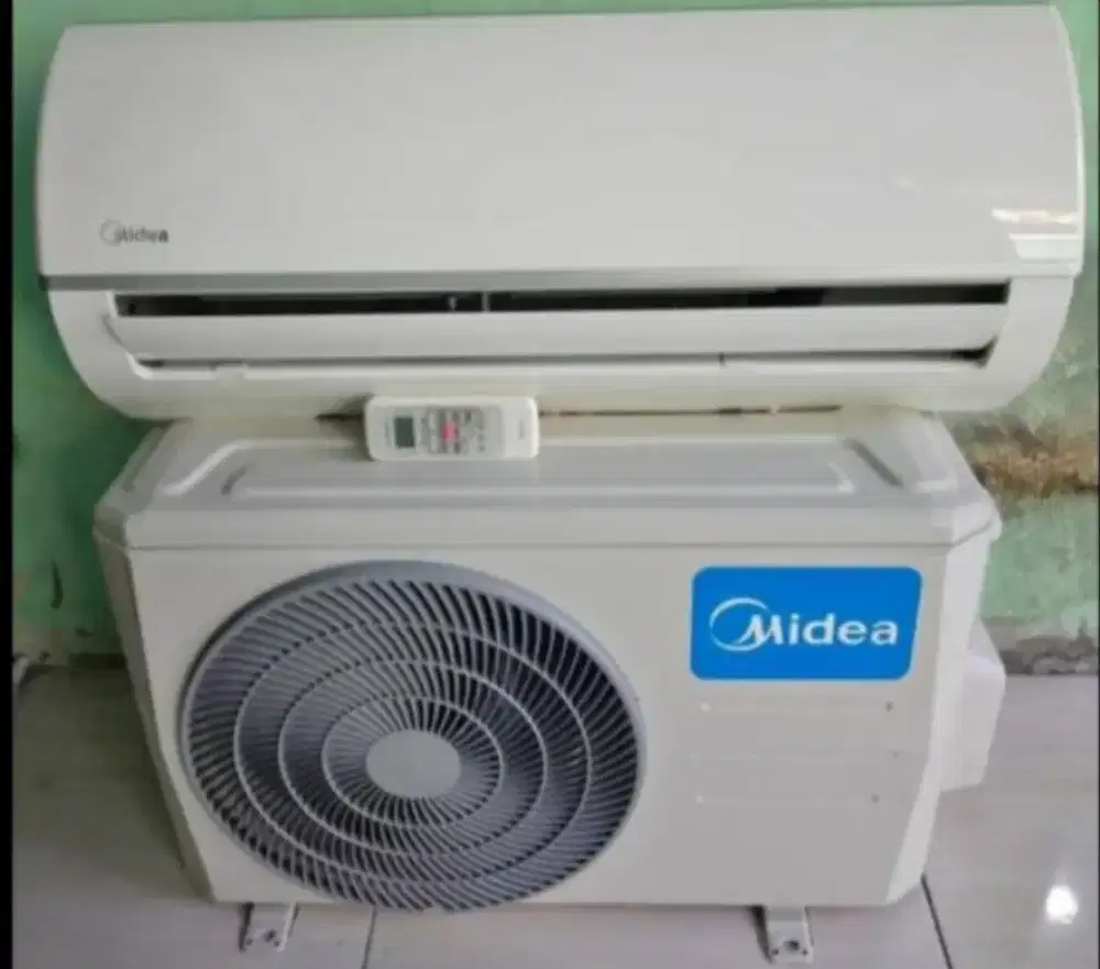 Jual ac midea 1/2 pk r 32 lowwat 360 watt kondisi 95% ori semua