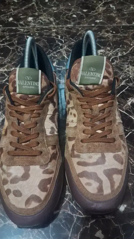 Spokat Valentino Garvani, Size 42 good condition