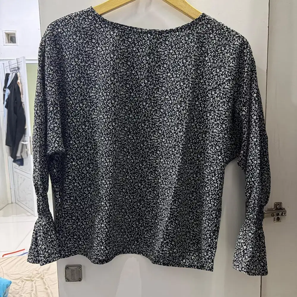 Blouse by UNIQLO