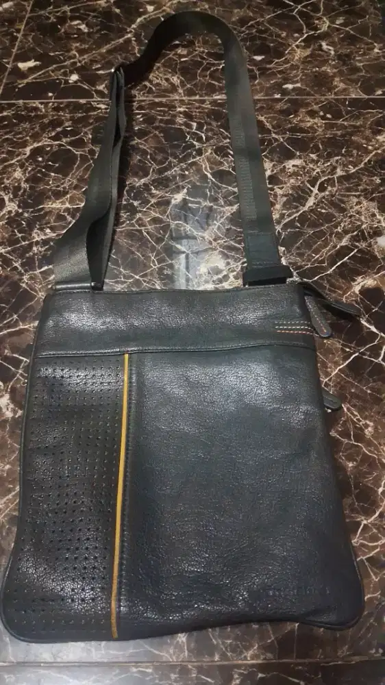 Tas Slempang Thelebre Paris
