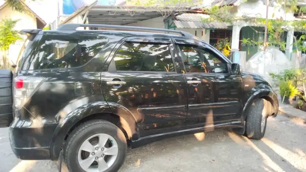 Dijual mobil toyota rush 2011