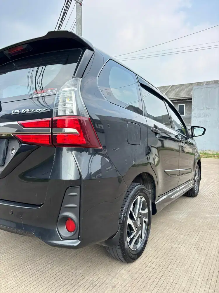 Toyota Avanza Veloz 1.5 2021 Manual ( Hitam Metalik )