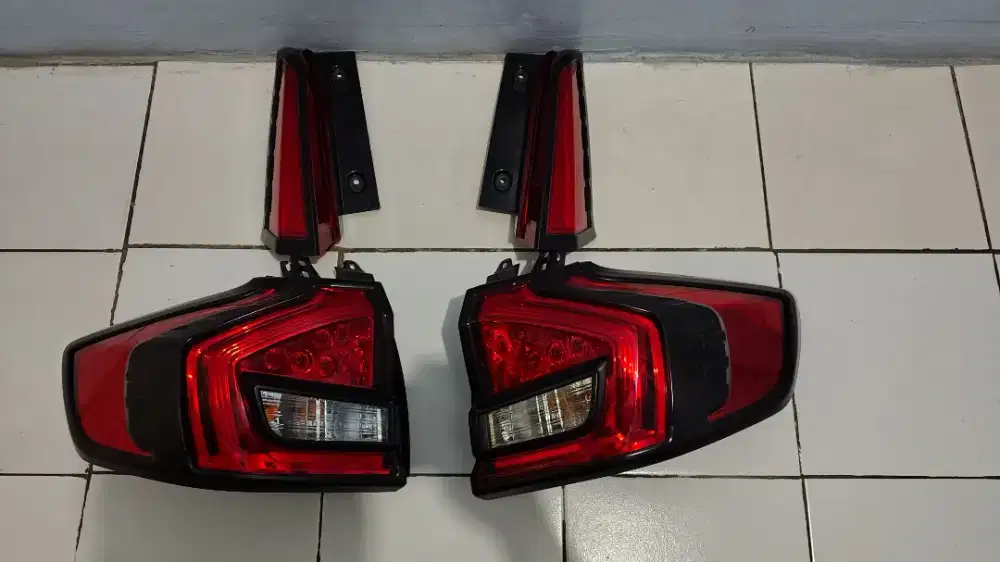 Lampu belakang new ertiga/xl7