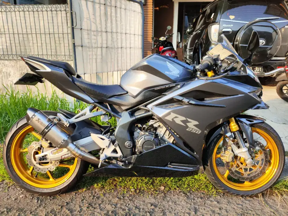 DI JUAL HONDA CBR250RR