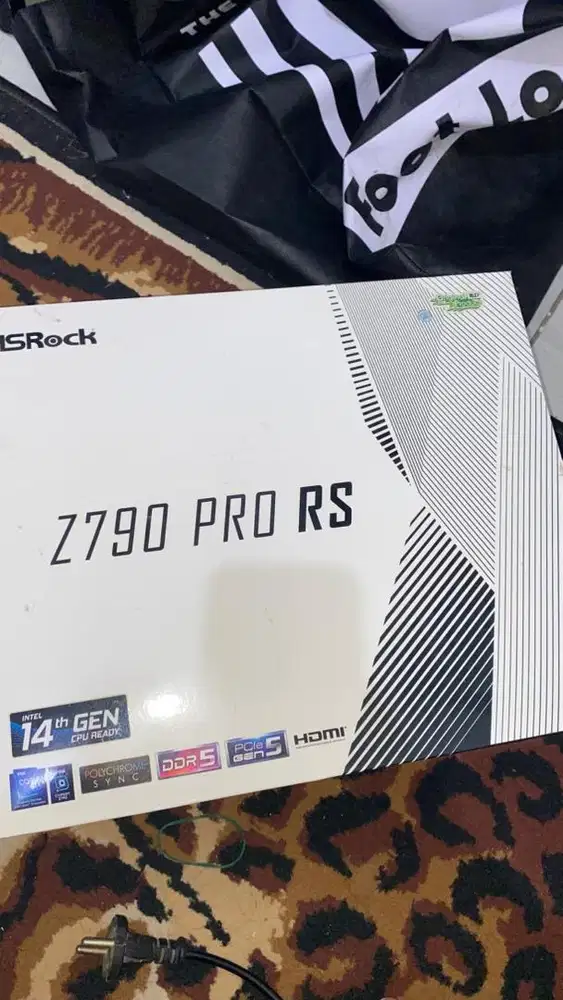 Di jual processor i7 14700k dan mobo z790 pro rs
