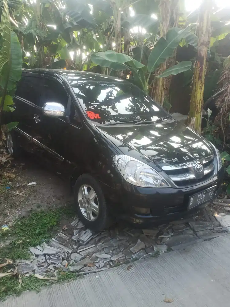 Toyota Kijang Innova 2005 Bensin