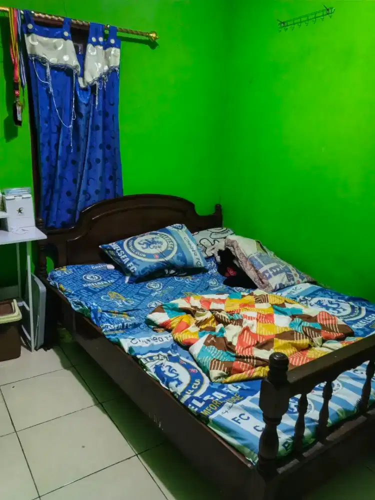 Di jual kasur kayu jati ukuran 180x200cm