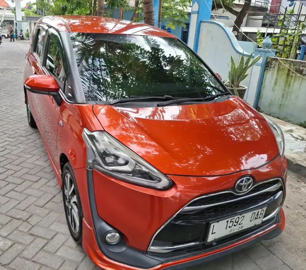 Toyota sienta type Q