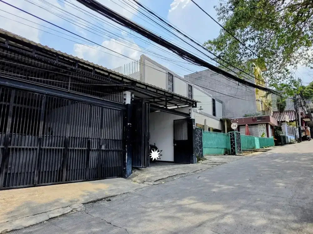 Rumah Minimalis 2 Lantai Siap Huni di Kebon Baru, Tebet - Akses 2 Mobil