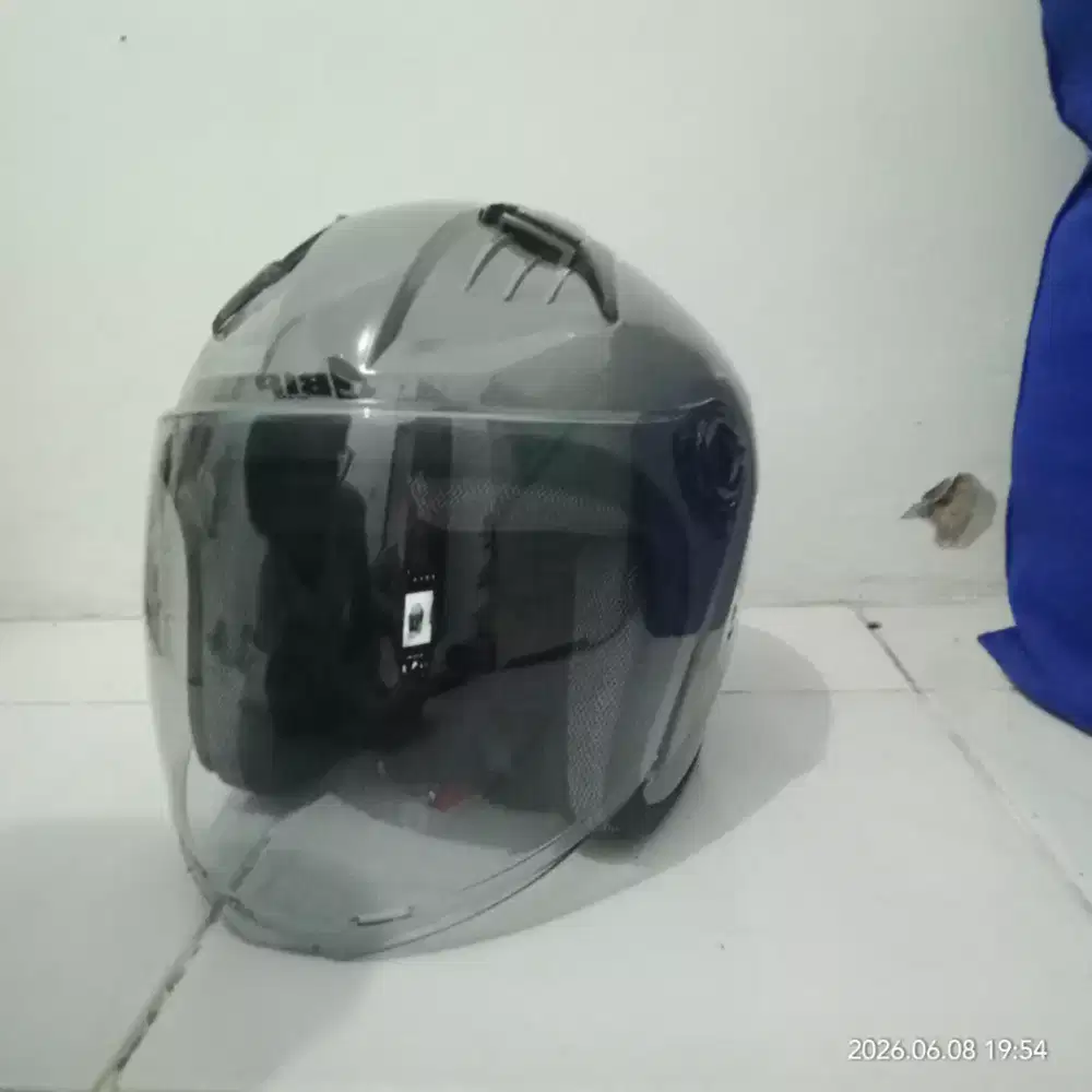 Helm size M.Dijual aja baru beli banget ternyata kebesaran 175.000