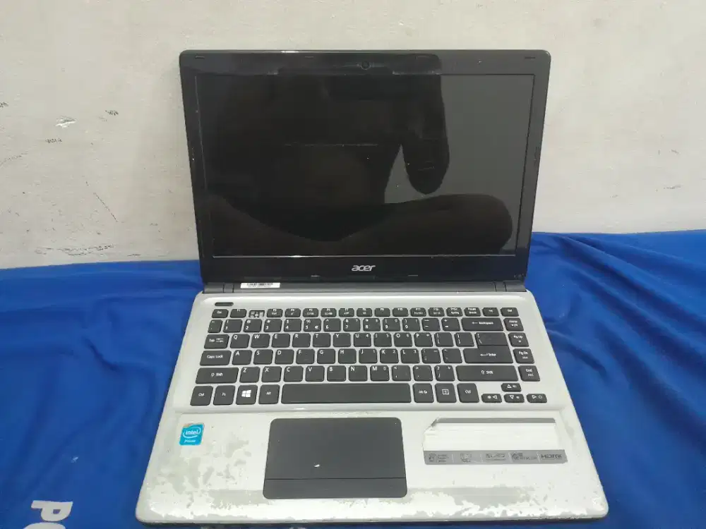laptop bekas jadul, jual berapa saja krna tidak terpakai lagi
